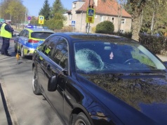 Dwie 13-latki potrącone przez BMW na przejściu dla pieszych