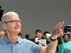 Wielka zmiana w Apple. Tim Cook oddał stery młodszemu wizjonerowi