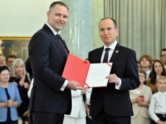 Współpracownik Nawrockiego pod lupą śledczych. Andruszkiewicz mówi o „represjach”