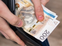 Tak będzie rosło średnie wynagrodzenie w Polsce. Trend jest jednoznaczny