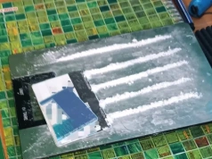 Narkotyki w mieszkaniach i garażu. Katowiccy policjanci zatrzymali mieszkańców Piekar Śląskich