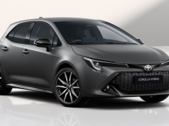 Toyota Corolla 2026 ma nowe, niższe ceny, bo Skoda Octavia depcze jej po piętach