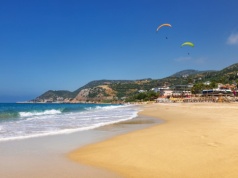 Żaden Egipt i Grecja. To inny kraj nie oddaje korony. Polacy latają tam nie tylko w wakacje