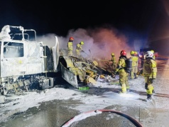 Zderzenie ciężarówek i pożar na S61