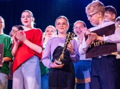 Koncert „Krëbanów” poza folklorem. Publiczność wypełniła salę w Brusach