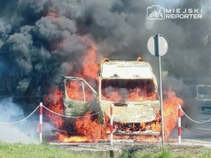 Pożar auta w Alejach Jerozolimskich. Trasa w kierunku Pruszkowa była zablokowana