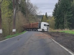 Zablokował drogę na 7 godzin, a następnie wsiadł za kierownicę z 2 promilami