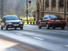 UE pracuje nad zmianami w badaniach technicznych aut. 10-latki i starsze będą miały problem?
