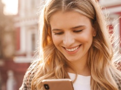 Zetki mówią "dość". Nowy trend to powrót do przeszłości, "zmienia" mózg