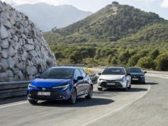 Toyota Corolla tanśza nawet o 8500 zł. Nowe ceny hatchbacka i kombi w Polsce