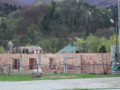 Widać już pierwsze efekty prac. Budowa ośrodka zdrowia w Rytrze ma trwać do końca roku