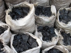 Węgiel wciąż rządzi. Ale powoli już nie daje rady