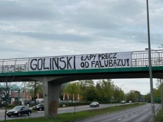 Żużel. Fani Falubazu znów uderzają w prezesa! Piszą o długu!