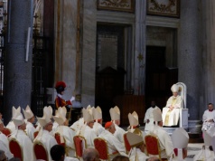 Msza w pierwszą rocznicę śmierci papieża Franciszka w bazylice, gdzie jest pochowany