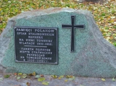 Demontaż pomnika stalinowskich represji