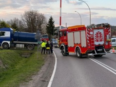 Poważny wypadek w Ciężkowicach. Droga całkowicie zablokowana