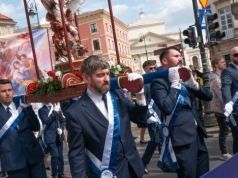 Narodowy Marsz Życia. Orszak ze św. Michałem Archaniołem przyciągnął uwagę