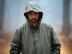 Pije, robi awantury, kupił motor i jeździ jak szalony? To może być męska depresja – nawet jeśli nie przyznał, że mu smutno