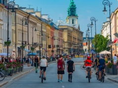 Nie morze i nie góry? Ten podróżniczy trend da o sobie znać w majówkę