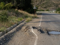 Przy jakiej temperaturze asfalt zaczyna "płynąć"? Odpowiedź zaskakuje kierowców