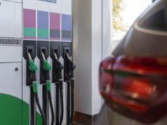 Minister Energii: w środę ceny maksymalne paliw spadną i będą najniższe od wprowadzenia pakietu CPN