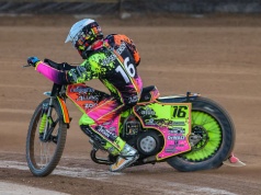 Żużel. Liga w tym kraju mocna jak nigdy! Wiele gwiazd wystąpi na inaugurację w środę