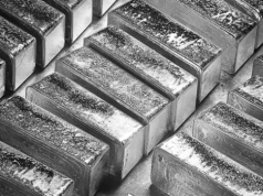 Cały świat mówi o KGHM. Koncern z Polski rządzi i dzieli na rynku srebra