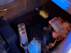 Uderzyły w słup i pojechały dalej. Obie były pijane