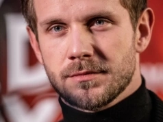 Aktor nie wytrzymał. Pozywa matkę swojego dziecka