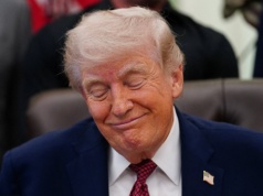 "Niesamowity facet Tim Apple". Donald Trump żegna odchodzącego szefa koncernu