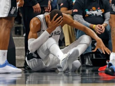 Gwiazdor NBA upadł i uderzył głową o parkiet! Wstrząśnienie mózgu