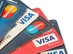 Płatności tylko bezgotówkowe. Tak chcą ograniczyć szarą strefę