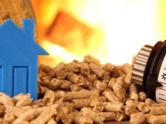 Ile kosztują pellet, węgiel i drewno w kwietniu 2026? Czy to dobry moment na zapasy?