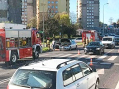 Zielona Góra. Zderzenie Mercedesa i Volkswagena. Policjanci wskazali i ukarali winnego