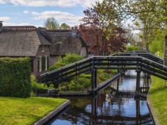 Sercem tej wioski jest woda. Co zobaczyć w "Weneckiej Holandii"?