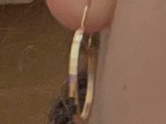 Kupiłeś w lombardzie przy Marymonckiej takie kolczyki? Szuka ich kobieta. "Zapłacę każde pieniądze."