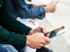 KE: aplikacja do weryfikacji wieku gotowa. Eksperci: nie do końca