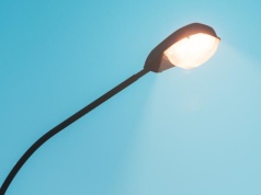 Branża oświetleniowa na zakręcie. Gigant z Zielonej Góry walczy o przetrwanie