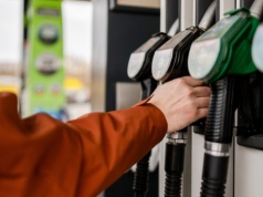 Ceny maksymalne paliw na czwartek: benzyna 95 i 98 w górę, diesel w dół