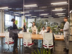 Praca, pieniądze i brak pewności siebie. Dlaczego Polacy boją się rozmów o wynagrodzeniu