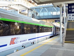 Koniec z kontrolą biletów w PKP Intercity. Pasażerowie zrobią to sami