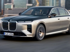 BMW serii 7 z największą modernizacją w historii. Nowe wnętrze i V8 pod maską