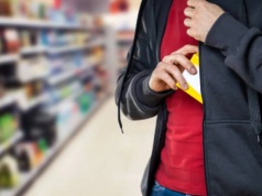 Przez kilka tygodni bezkarnie okradał sklep. 33-latek w końcu zatrzymany