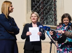 Radne chcą zakazu łączenia mandatu z pracą w administracji. Jest projekt rezolucji RMK