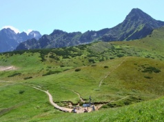 Wyjątkowe miejsce w Tatrach Bielskich. Jaki szlak na Przełęcz pod Kopą?