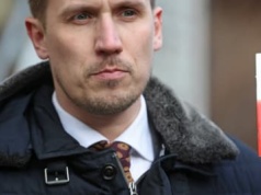 Berkowicz ukarany za skandal z flagą Izraela. 3 miesiące z połową pensji