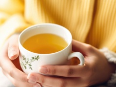 Koi żołądek, oczyszcza też skórę. Napar z pięciornika pij jak herbatę