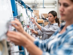 Dlaczego pracownicy odchodzą? Firmy wskazują na jeden błąd