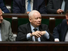 "Prezesa to dotknęło. Siedzi to w nim". Nowe kulisy spotkania PiS w Krakowie