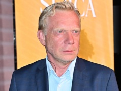 Janiczek rozwodzi się z żoną od niemal czterech lat. Jego gest po rozprawie mówi wiele